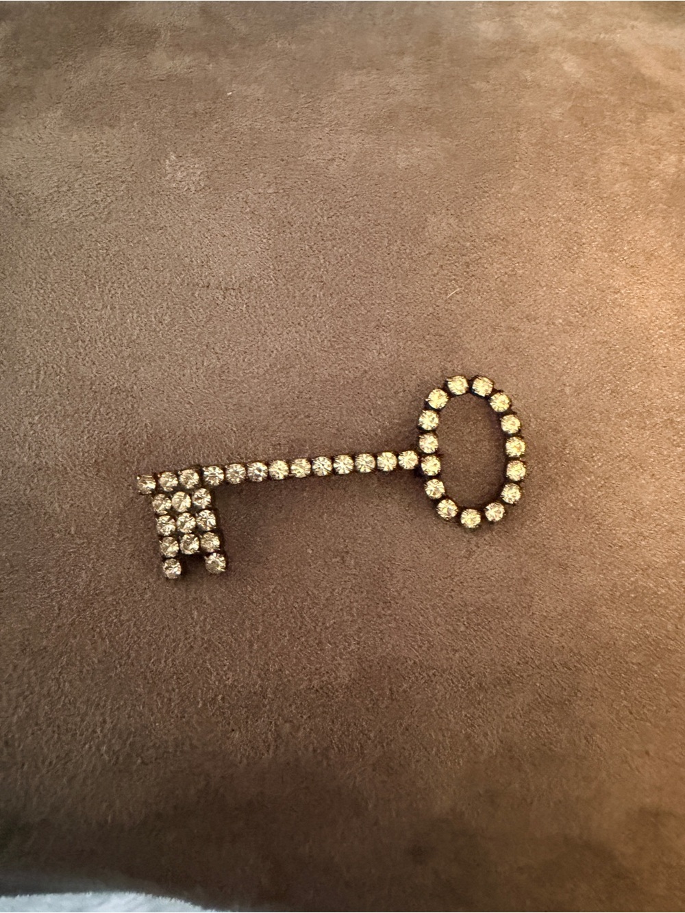 3-Piece Brooch & Pin Bundle – Rhinestone Key, Sun & Leaf - Picture 3 of 4